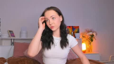 Hello dear my name Elisa online show from 04-17-26, 09:07