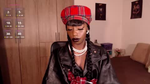 Snapshot of missemilie1 chatting on 11-27-25, 11:07 Emilie Diaz online show from 11-27-25, 11:07