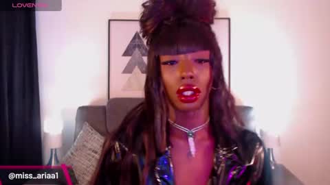 Snapshot of missemilie1 chatting on 06-17-26, 03:02 Emilie Diaz online show from 06-17-26, 03:02