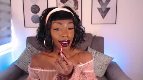Snapshot of missemilie1 chatting on 07-16-26, 04:13 Emilie Diaz online show from 07-16-26, 04:13