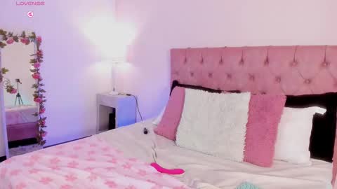 Melany Hiller online show from 03-27-26, 08:26