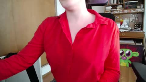 Ivana online show from 10-31-25, 05:03