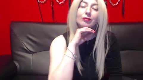 Snapshot of misskaliania chatting on 12-15-24, 01:24 MissKaliAnia online show from 12-15-24, 01:24