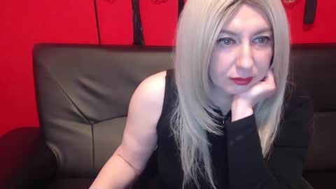 Snapshot of misskaliania chatting on 02-25-25, 06:36 MissKaliAnia online show from 02-25-25, 06:36