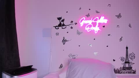 Snapshot of misskarinahilton chatting on 09-28-25, 03:17 MissKarinaHilton online show from 09-28-25, 03:17