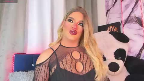 kassandra lazcano online show from 06-14-26, 01:36