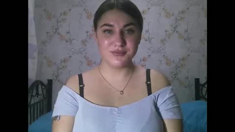 Lisa online show from 04-14-26, 01:44