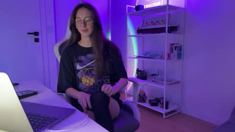 misslalii online show from 09-30-25, 07:41