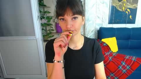 MissLaura online show from 12-23-25, 07:17