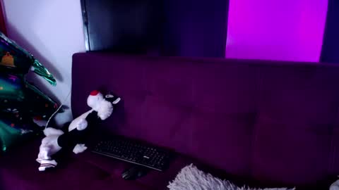Miss Loise online show from 12-12-24, 07:04