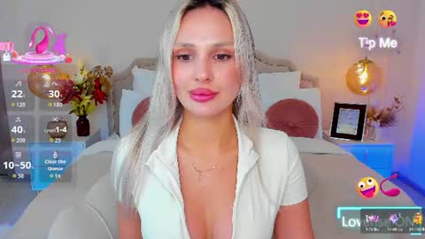 Snapshot of misslou_ chatting on 06-17-26, 05:10 Lou online show from 06-17-26, 05:10