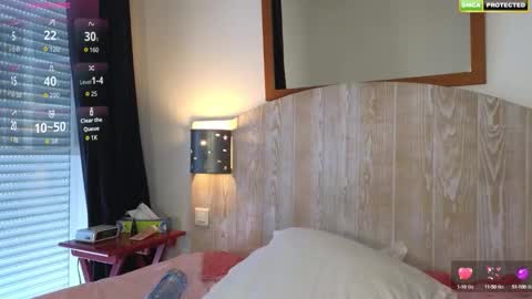 Misslucci online show from 09-17-25, 07:43