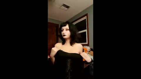 missmacabre666 online show from 01-17-26, 06:18