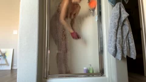 CreationQueen online show from 12-15-24, 08:47
