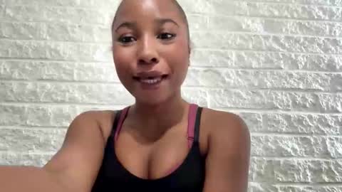 missmarimac online show from 03-11-26, 04:02