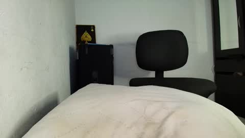 Snapshot of missmartinafeet chatting on 02-07-25, 04:56 Martina online show from 02-07-25, 04:56