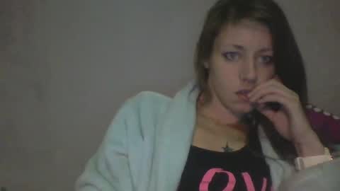 Snapshot of missmeandre chatting on 12-19-24, 06:56 4bdn couple online show from 12-19-24, 06:56