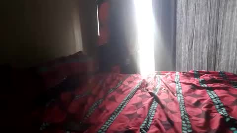 Snapshot of missmeandre chatting on 01-05-25, 01:36 4bdn couple online show from 01-05-25, 01:36