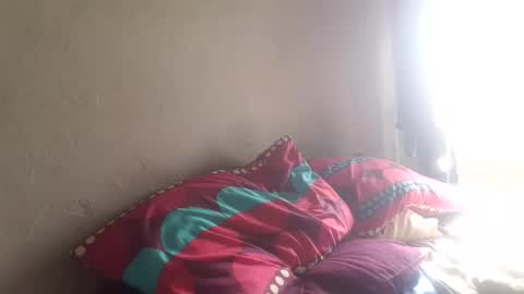 Snapshot of missmeandre chatting on 01-27-25, 06:09 4bdn couple online show from 01-27-25, 06:09