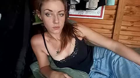 Snapshot of missmeandre chatting on 04-11-26, 09:35 4bdn couple online show from 04-11-26, 09:35