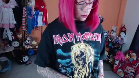 Miss Mia online show from 04-28-26, 03:39