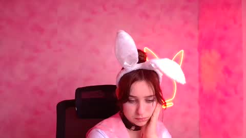 Mia online show from 11-22-25, 12:09