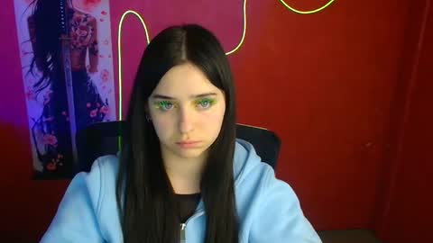 Mia online show from 04-15-26, 05:31