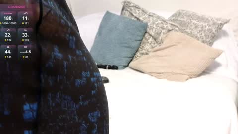 Mia online show from 01-25-25, 09:57