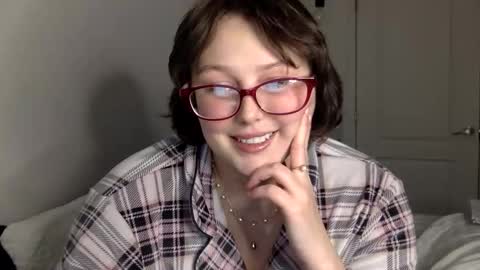 Snapshot of missmistressmal chatting on 12-16-25, 10:15 missmistressmal online show from 12-16-25, 10:15