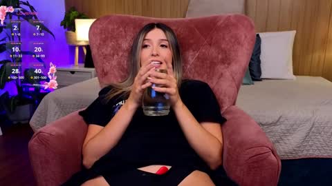 Snapshot of missmonaco chatting on 01-08-25, 11:09 Emma Rivera online show from 01-08-25, 11:09