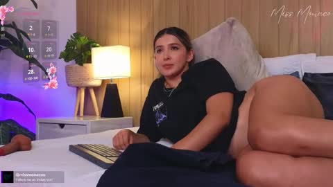 Snapshot of missmonaco chatting on 02-26-25, 02:59 Emma Rivera online show from 02-26-25, 02:59