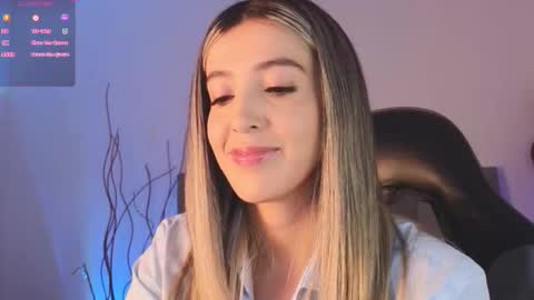 Snapshot of missmonaco chatting on 09-08-25, 11:59 Emma Rivera online show from 09-08-25, 11:59