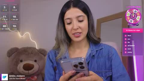 Snapshot of missmonaco chatting on 03-09-26, 01:20 Emma Rivera online show from 03-09-26, 01:20