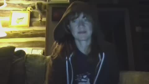 Snapshot of missmoonmagic13 chatting on 09-25-25, 02:15 Maxxx online show from 09-25-25, 02:15