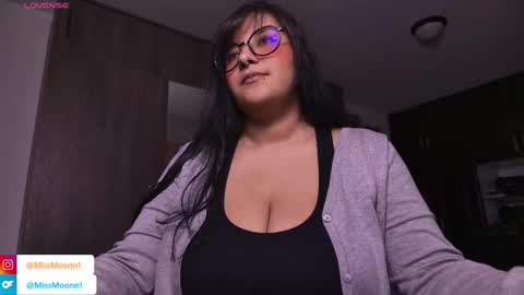 Snapshot of missmoonn chatting on 09-09-25, 09:58 MissMoon online show from 09-09-25, 09:58
