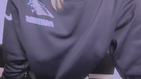 Snapshot of missoliviaa_ chatting on 12-03-24, 02:49 Olivia online show from 12-03-24, 02:49