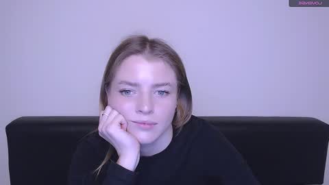 Snapshot of missoliviaa_ chatting on 12-15-24, 02:05 Olivia online show from 12-15-24, 02:05