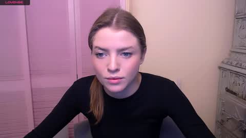 Snapshot of missoliviaa_ chatting on 12-22-24, 10:49 Olivia online show from 12-22-24, 10:49