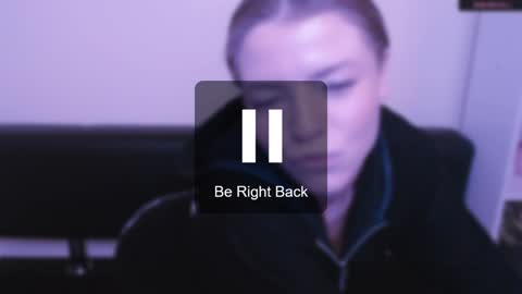 Snapshot of missoliviaa_ chatting on 12-30-24, 10:43 Olivia online show from 12-30-24, 10:43