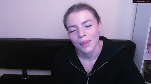 Snapshot of missoliviaa_ chatting on 01-03-25, 12:08 Olivia online show from 01-03-25, 12:08