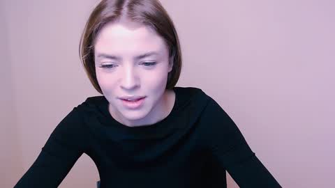 Snapshot of missoliviaa_ chatting on 01-04-25, 09:32 Olivia online show from 01-04-25, 09:32