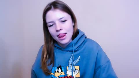 Snapshot of missoliviaa_ chatting on 01-10-25, 01:20 Olivia online show from 01-10-25, 01:20