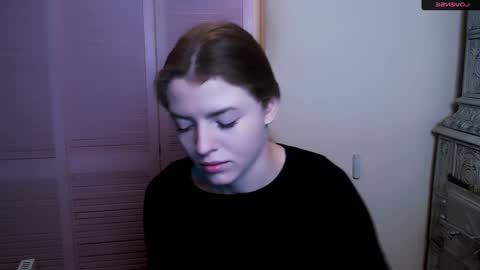 Snapshot of missoliviaa_ chatting on 01-12-25, 02:19 Olivia online show from 01-12-25, 02:19