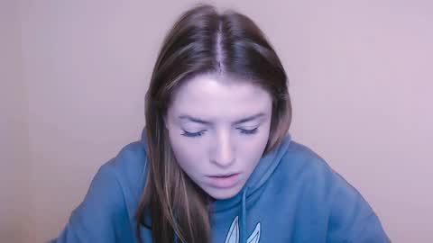 Snapshot of missoliviaa_ chatting on 01-14-25, 03:04 Olivia online show from 01-14-25, 03:04