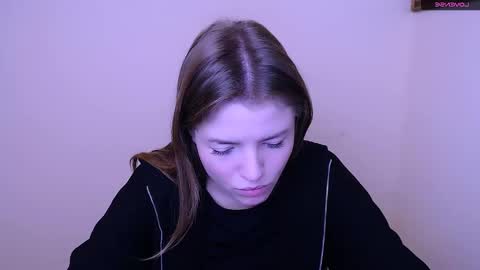 Snapshot of missoliviaa_ chatting on 01-17-25, 09:49 Olivia online show from 01-17-25, 09:49