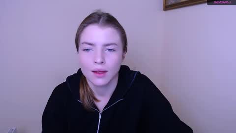 Snapshot of missoliviaa_ chatting on 01-18-25, 07:28 Olivia online show from 01-18-25, 07:28