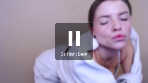 Snapshot of missoliviaa_ chatting on 01-22-25, 03:18 Olivia online show from 01-22-25, 03:18