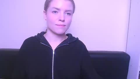 Snapshot of missoliviaa_ chatting on 02-03-25, 10:58 Olivia online show from 02-03-25, 10:58