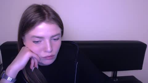 Snapshot of missoliviaa_ chatting on 02-19-25, 12:55 Olivia online show from 02-19-25, 12:55