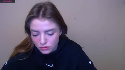 Snapshot of missoliviaa_ chatting on 02-27-25, 08:28 Olivia online show from 02-27-25, 08:28